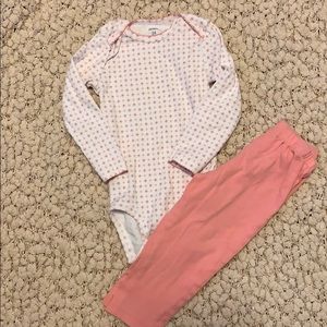 🌟5️⃣for💲25🌟 Carter’s onesie and leggings set
